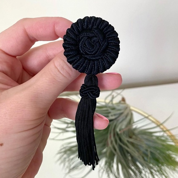 Cute Vintage Handmade Black Tassel Brooch - Picture 4 of 4